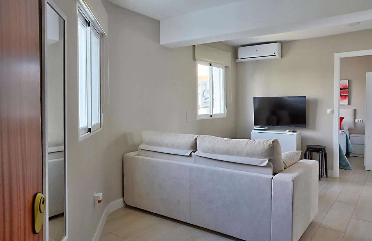アパート Apartamento De Dos Dormitorios En La Macarena セビリア